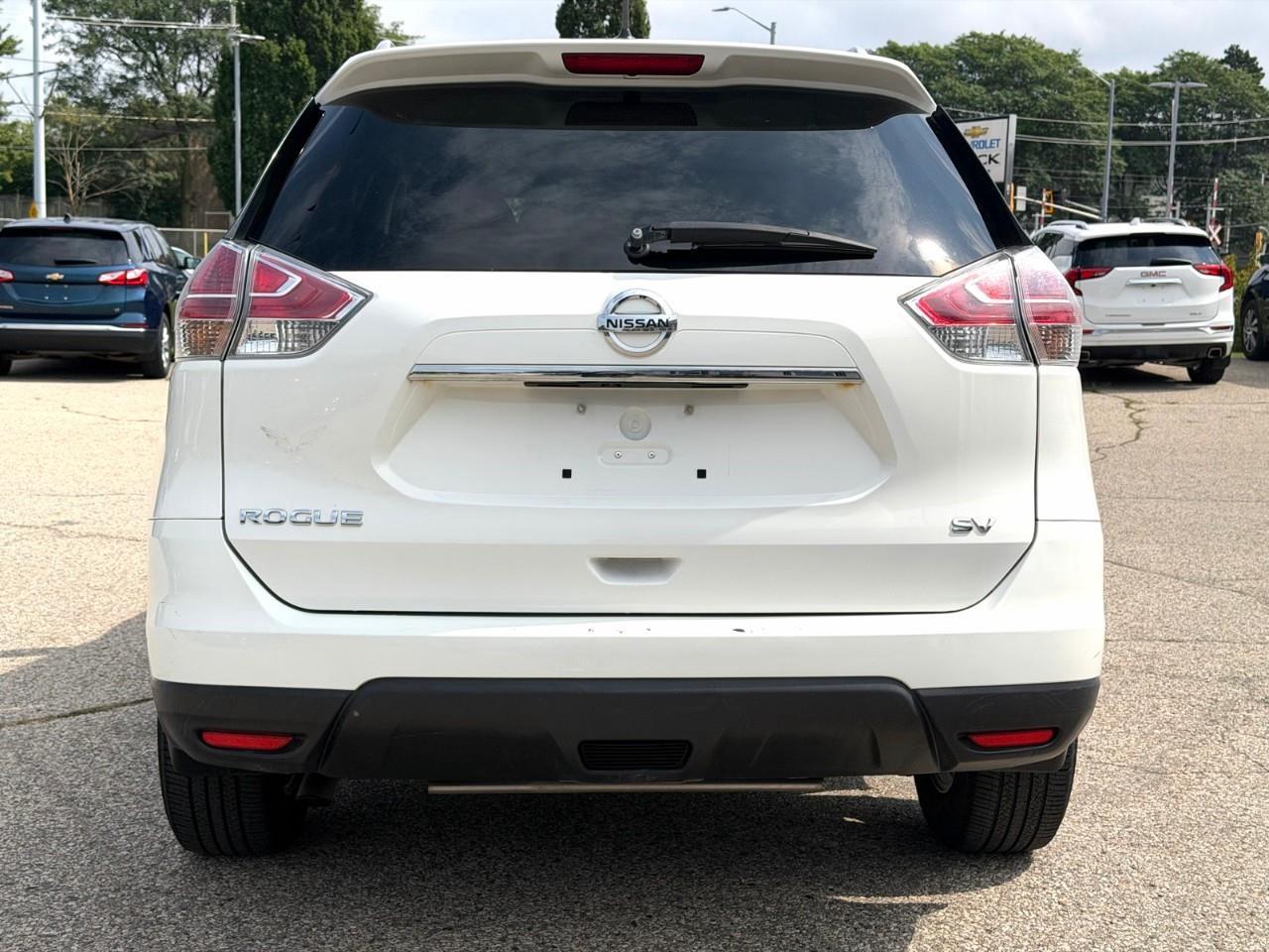 2016 Nissan Rogue SV (CVT) 4dr Front-Wheel Drive Photo