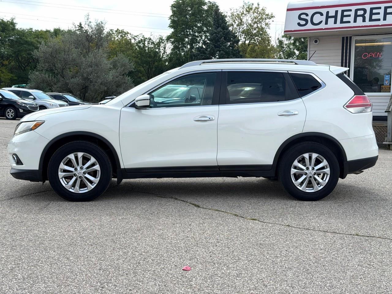 2016 Nissan Rogue SV (CVT) 4dr Front-Wheel Drive Photo5