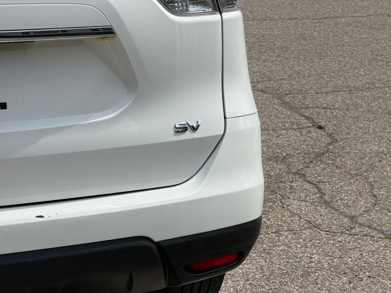 2016 Nissan Rogue SV (CVT) 4dr Front-Wheel Drive Photo