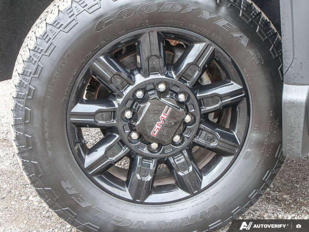 2024 GMC Sierra 3500HD AT4 PREMIUM PLUS, 6.6L V8, 4X4, ALLOYS, LEATHER, BOSE, HUD, 1-OWNER, MACMASTER ORIGINAL, CERTIFIED PREOWNED! Photo