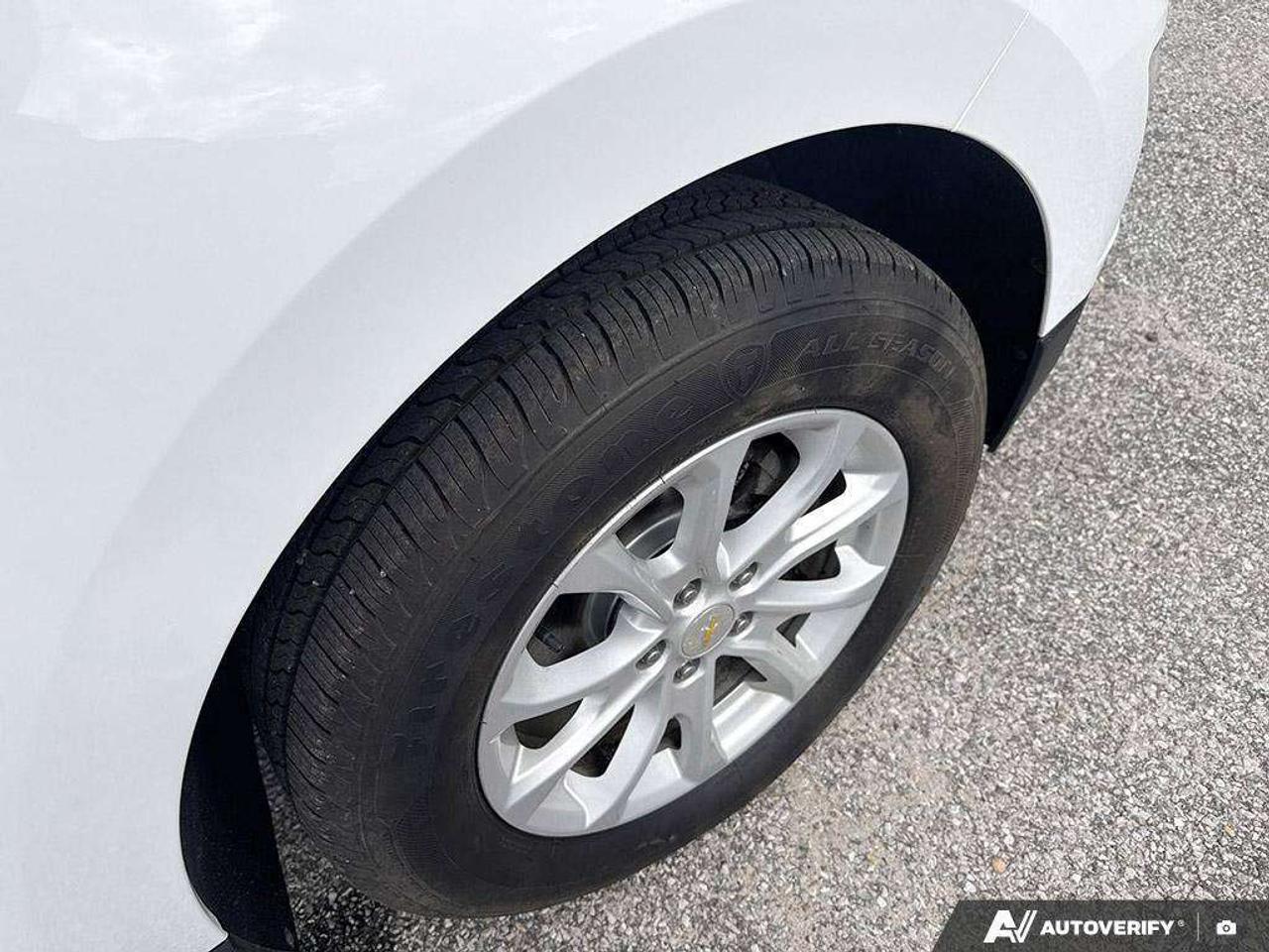 2019 Chevrolet Equinox BRAY ORIGINAL. ALL WEATHER MATS. HEATED SEATS. REAR PARK ASSIST. POWER LIFTGATE. CERTIFIED. Photo