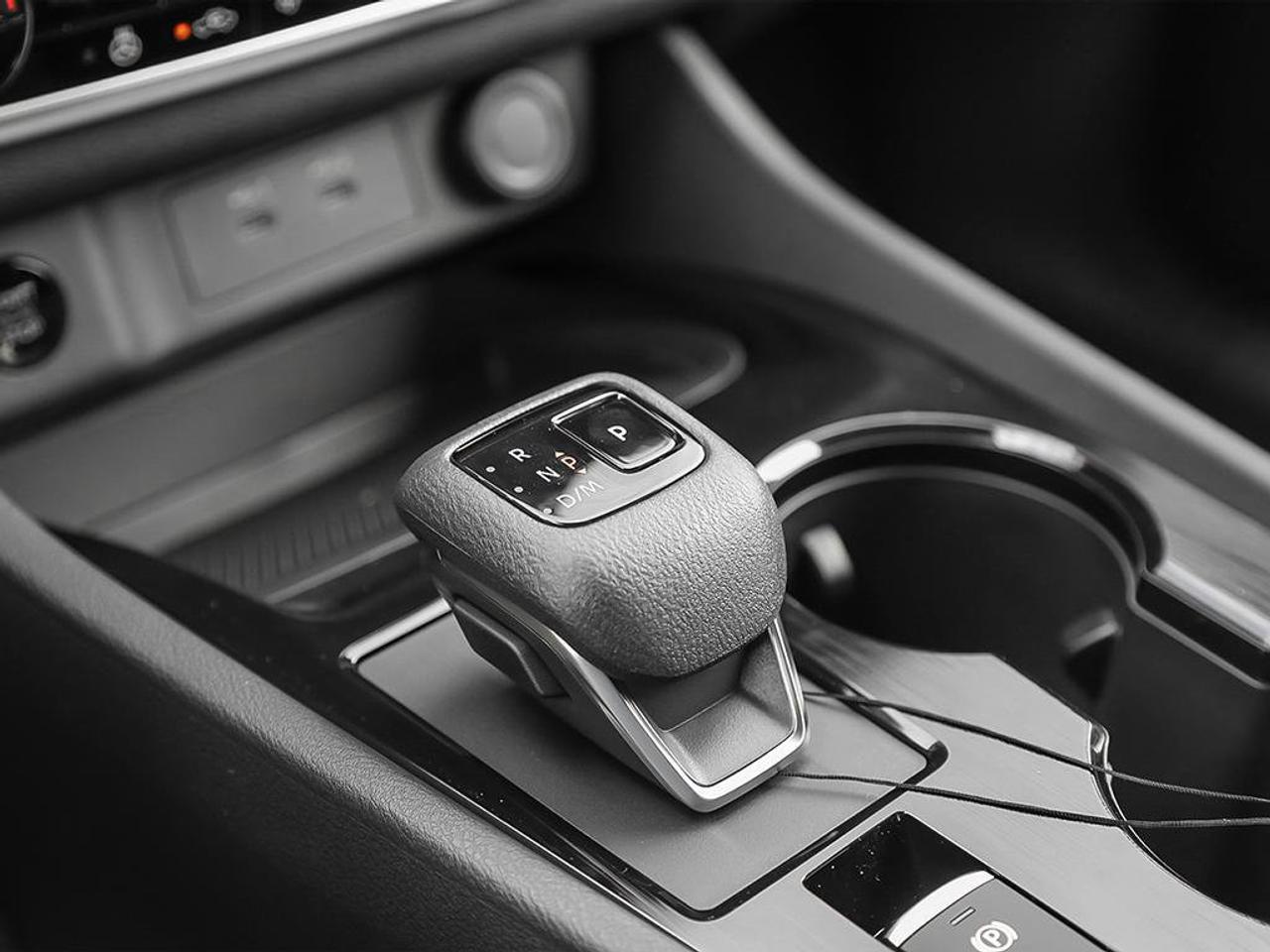 2026 Nissan Rogue S Photo