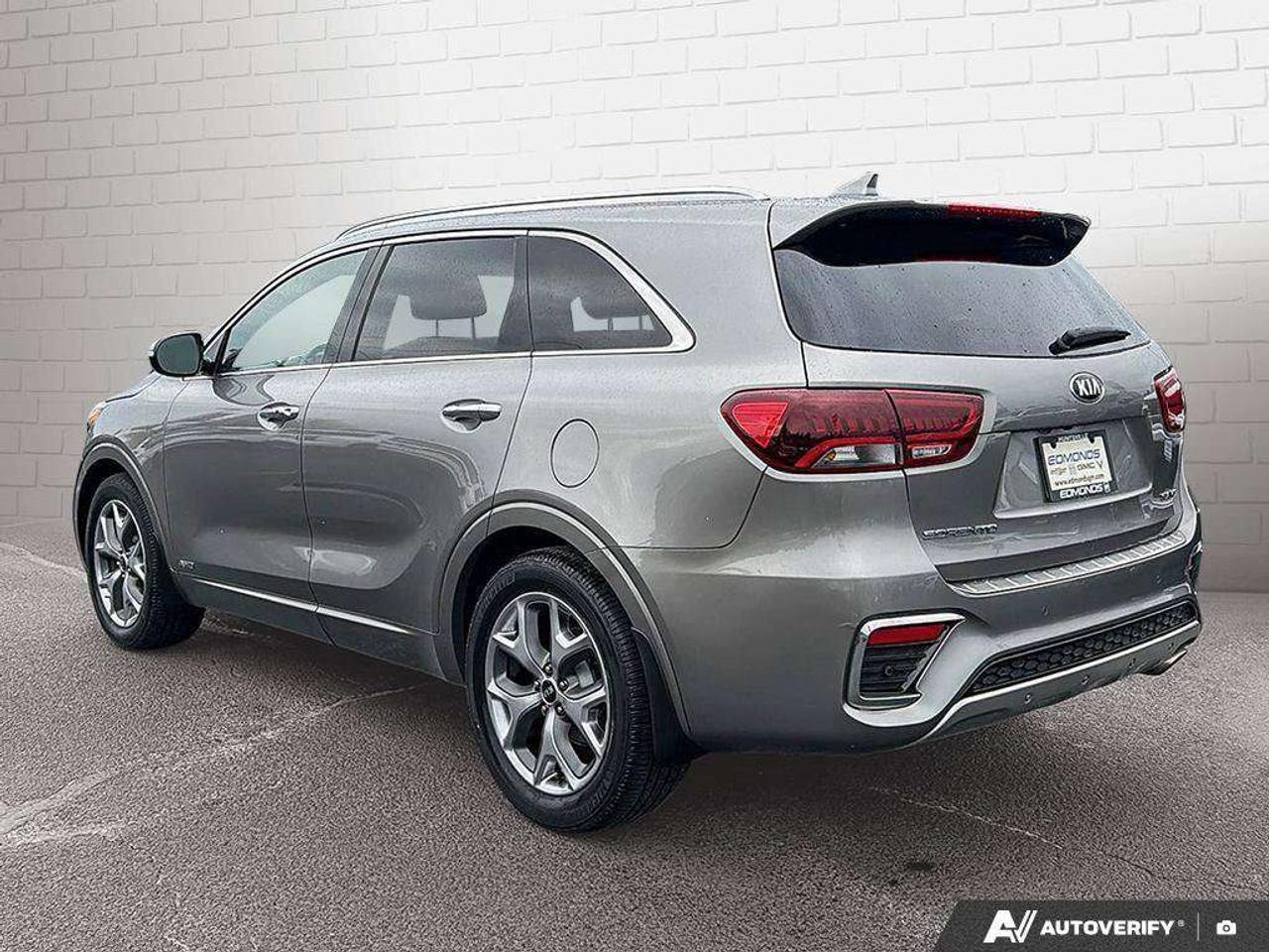 2019 Kia Sorento One Owner  Heated Seats   Sun Roof   Snow Tires Photo