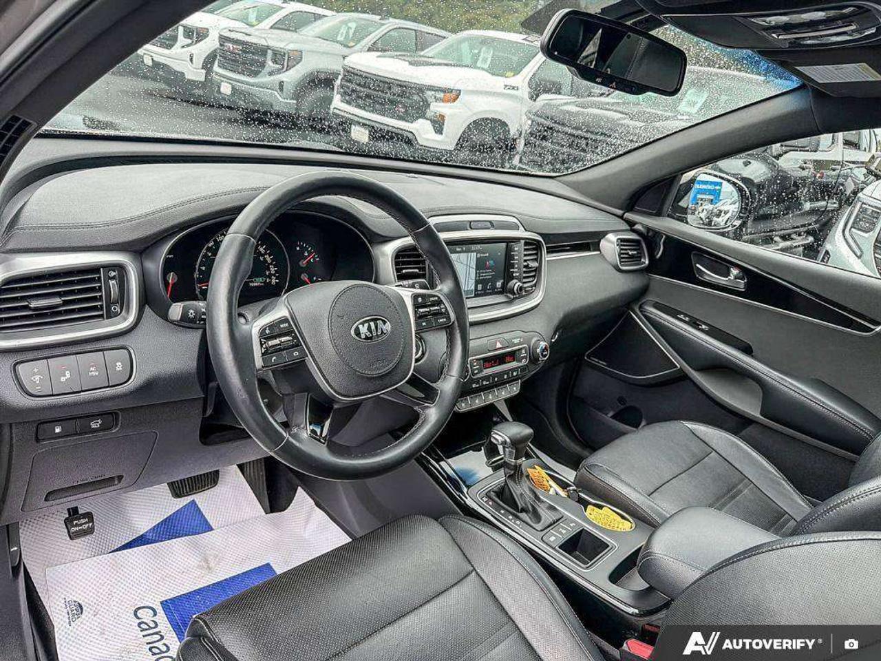 2019 Kia Sorento One Owner  Heated Seats   Sun Roof   Snow Tires Photo