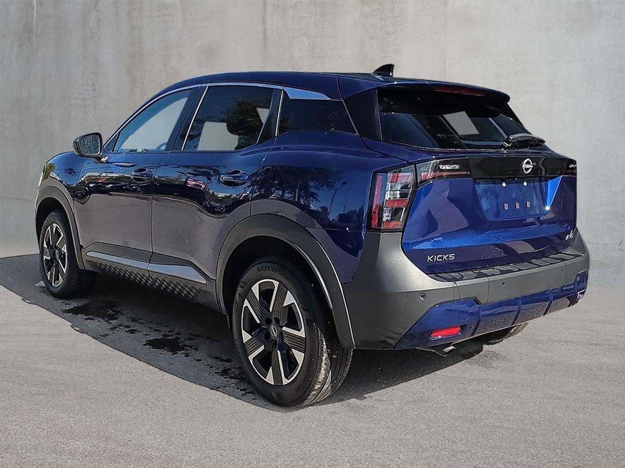 2026 Nissan Kicks SV AWD | Apple Car Play | Android Auto | Heated Seats | Photo2