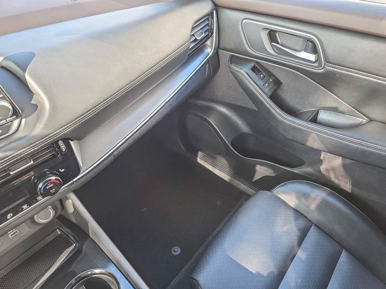2021 Nissan Rogue SV AWD | Apple Car Play | Android Auto | Heated Seats | Photo