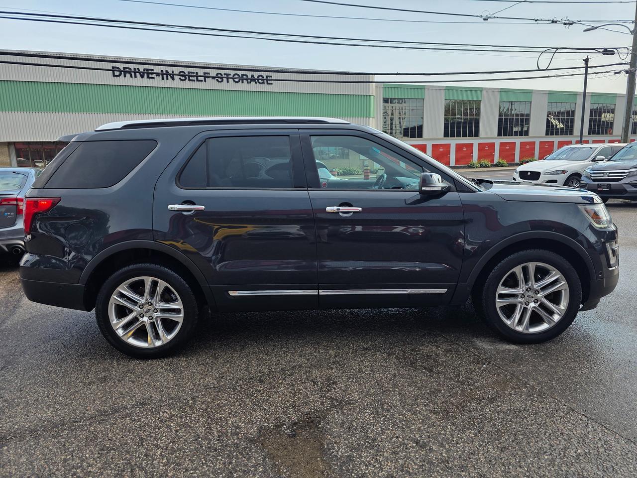 2017 Ford Explorer Limited 4WD 7 Passenger Photo