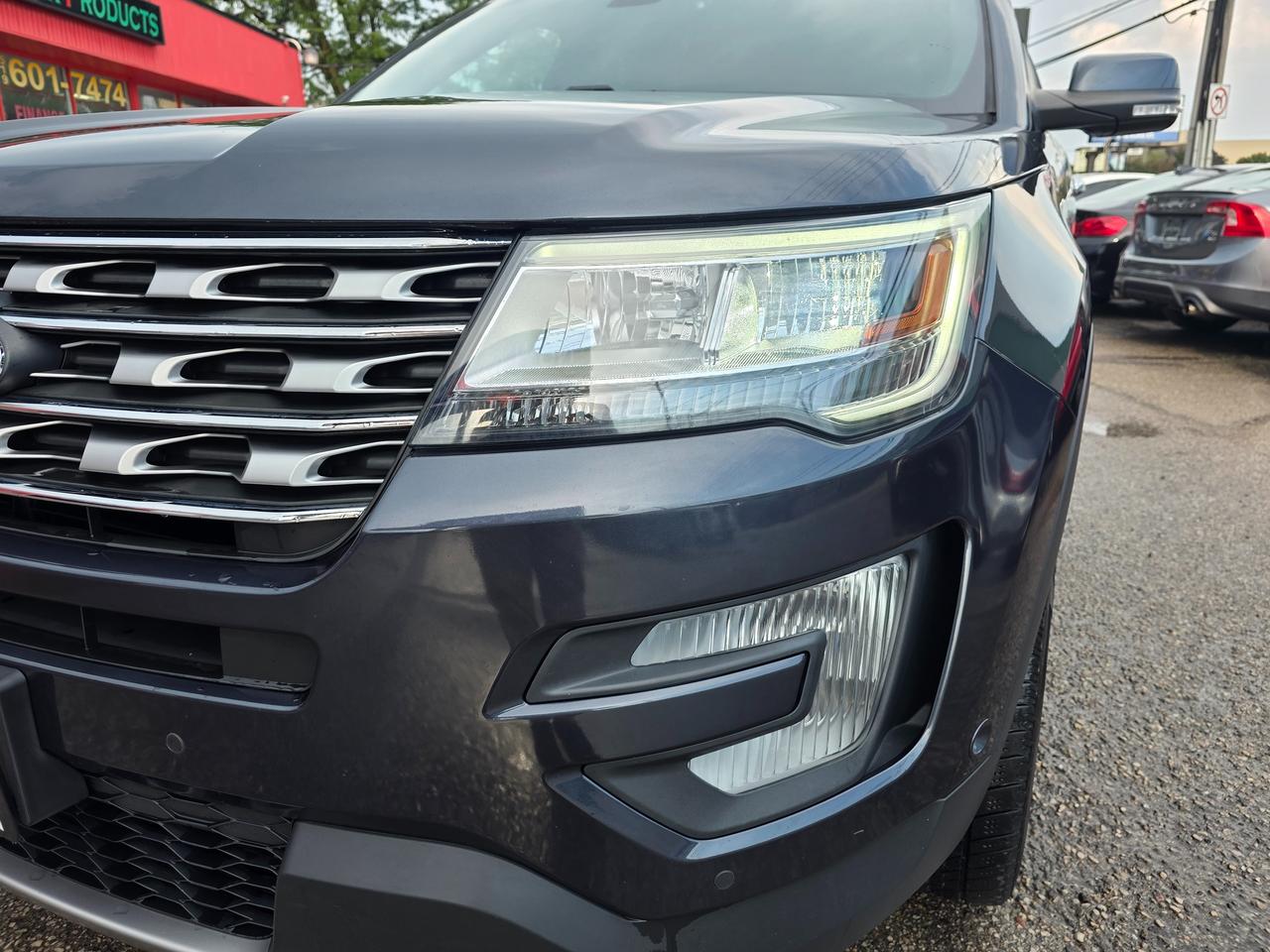 2017 Ford Explorer Limited 4WD 7 Passenger Photo