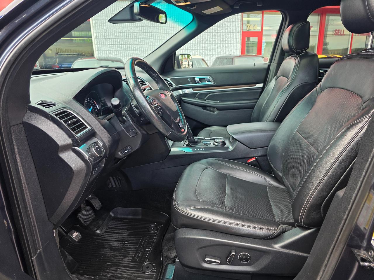 2017 Ford Explorer Limited 4WD 7 Passenger Photo