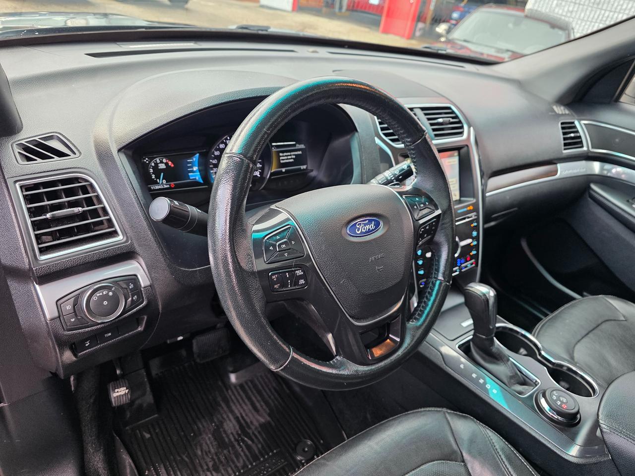 2017 Ford Explorer Limited 4WD 7 Passenger Photo
