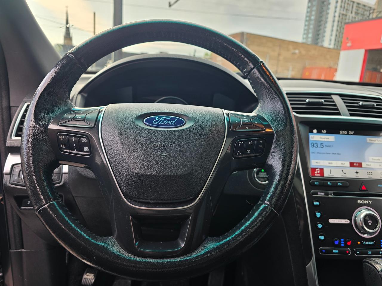 2017 Ford Explorer Limited 4WD 7 Passenger Photo