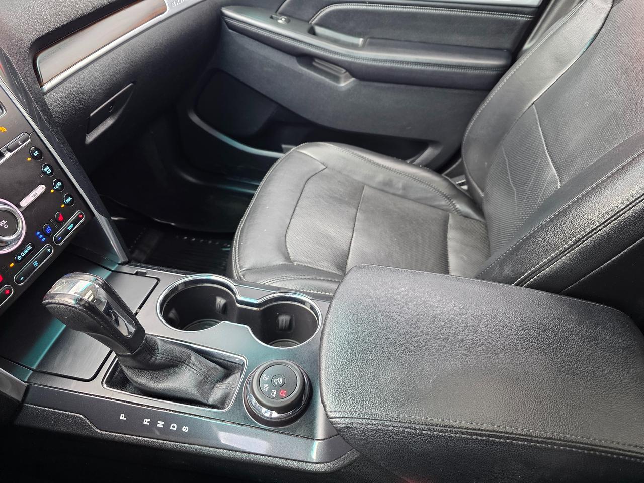 2017 Ford Explorer Limited 4WD 7 Passenger Photo