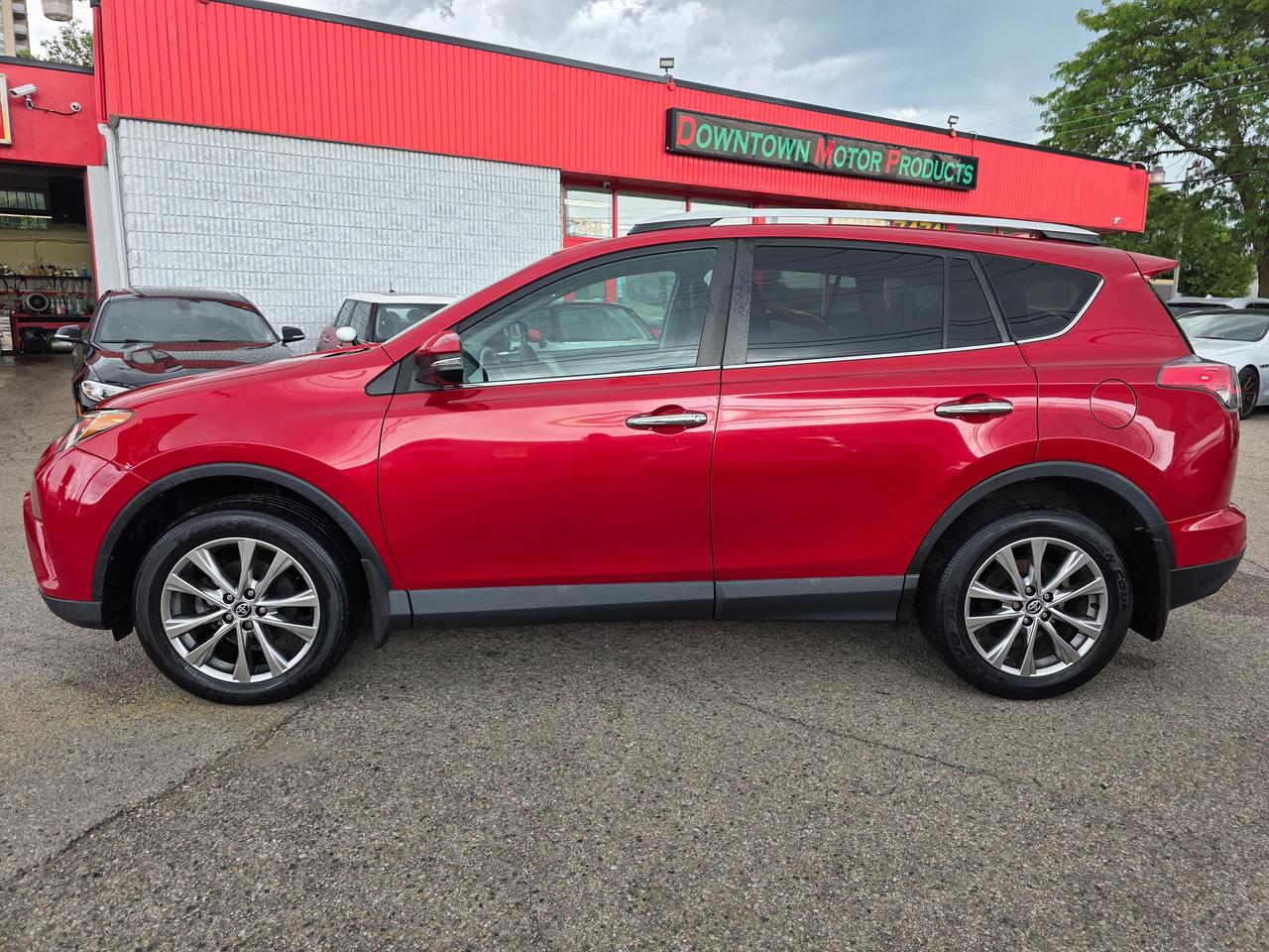 2016 Toyota RAV4 LIMITED AWD Photo