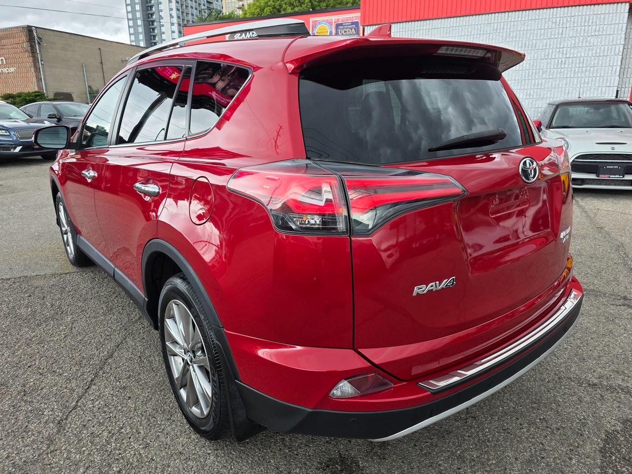 2016 Toyota RAV4 LIMITED AWD Photo3