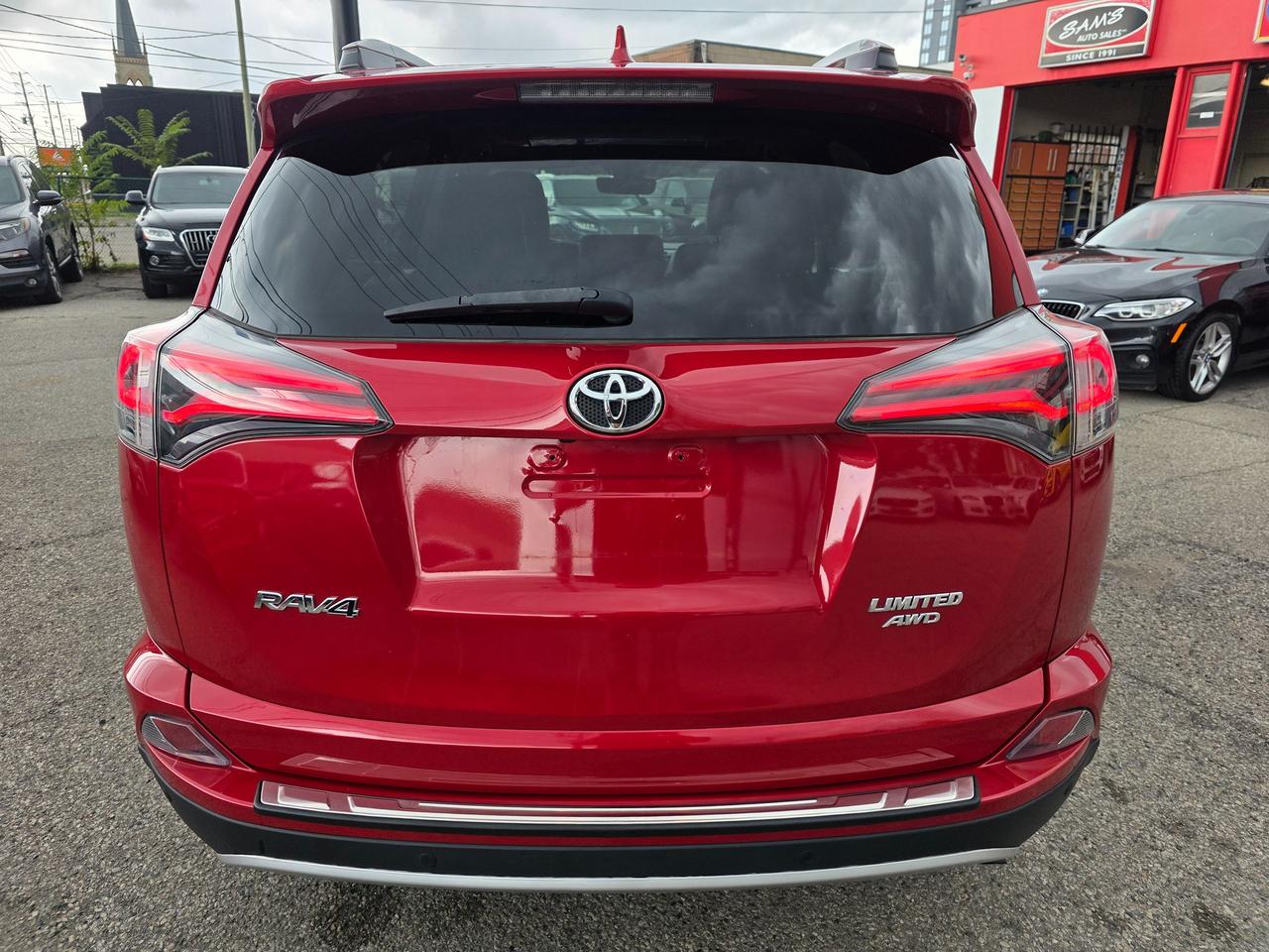 2016 Toyota RAV4 LIMITED AWD Photo