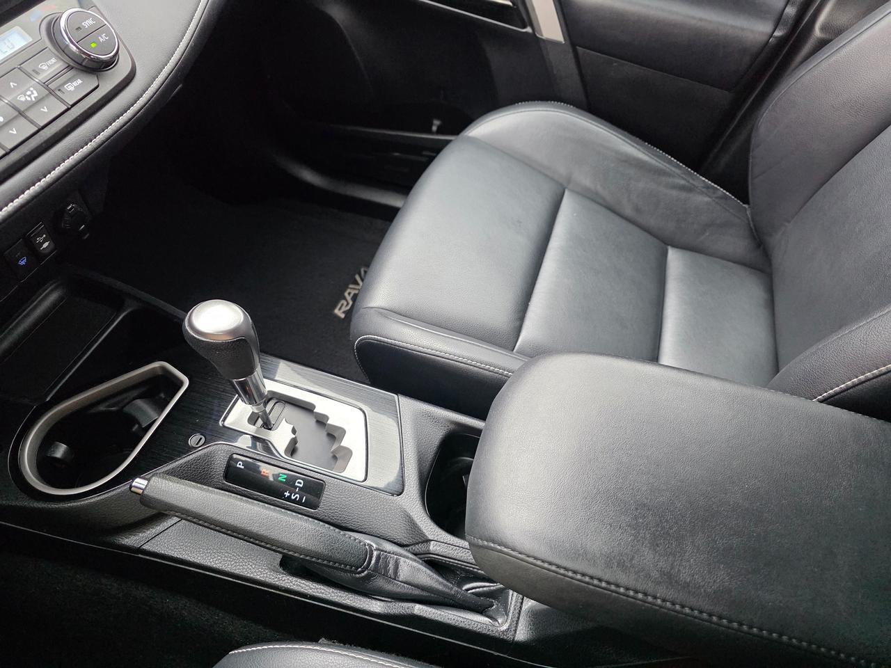 2016 Toyota RAV4 LIMITED AWD Photo