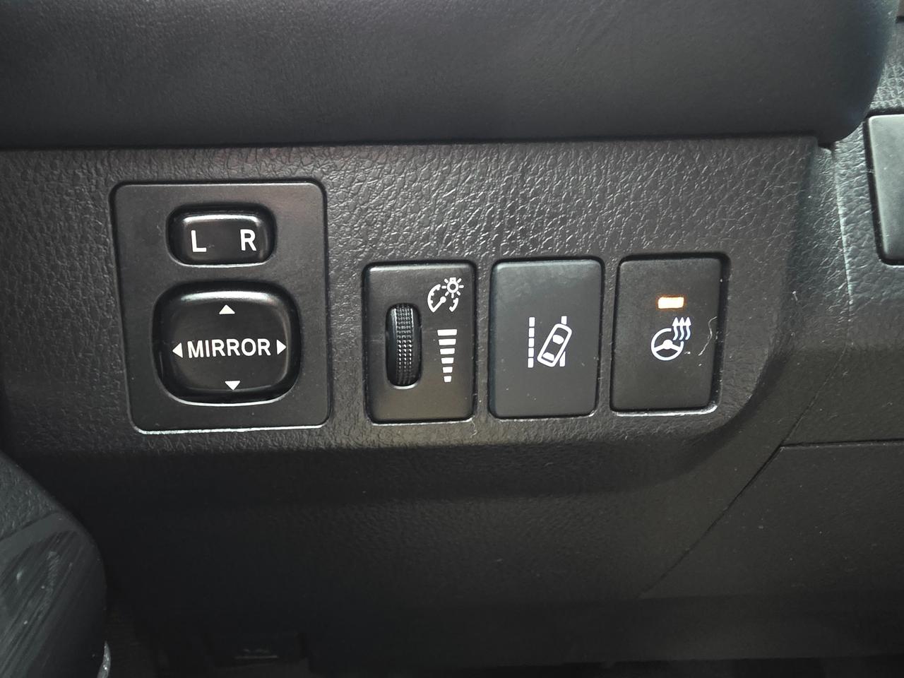 2016 Toyota RAV4 LIMITED AWD Photo