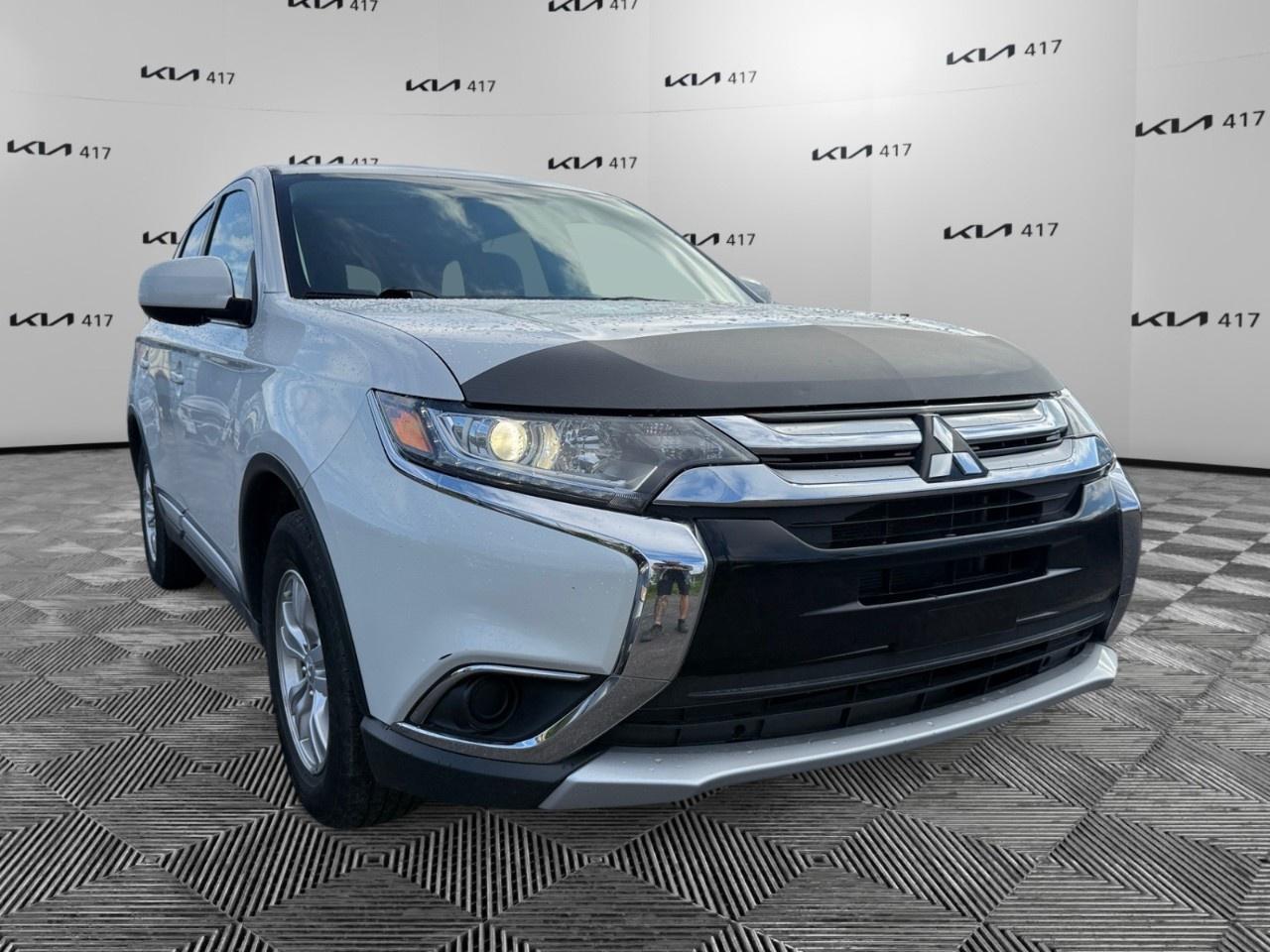 2016 Mitsubishi Outlander AWC 4dr ES Photo