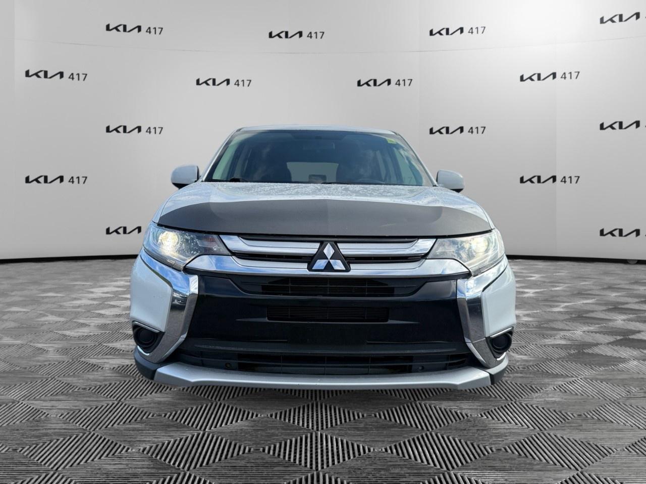 2016 Mitsubishi Outlander AWC 4dr ES Photo