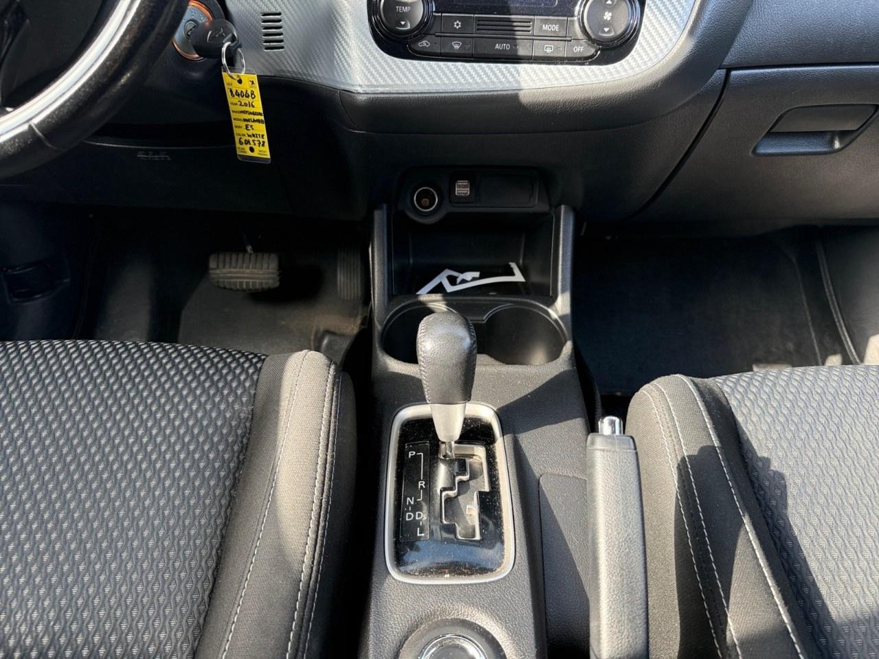 2016 Mitsubishi Outlander AWC 4dr ES Photo