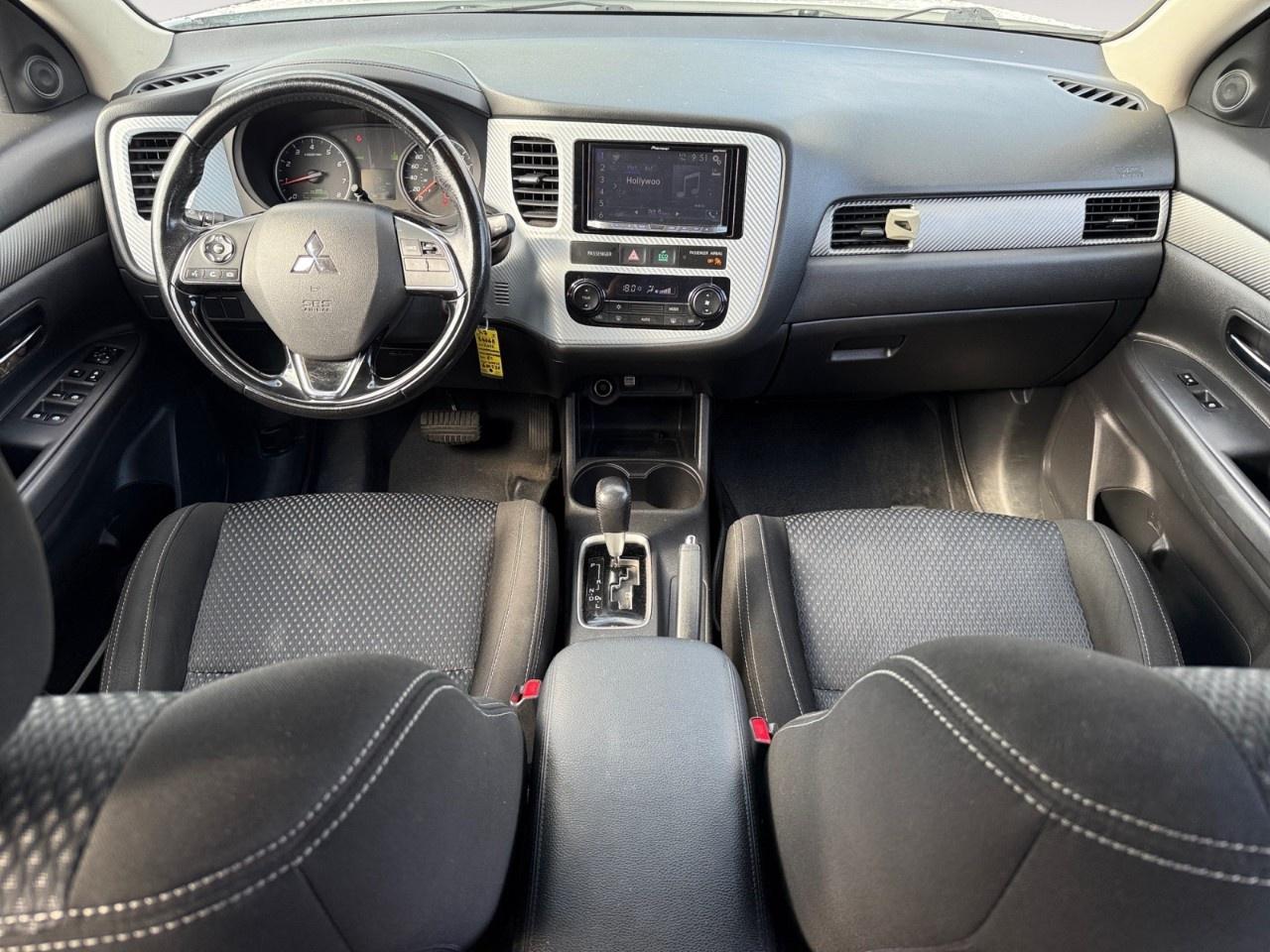 2016 Mitsubishi Outlander AWC 4dr ES Photo