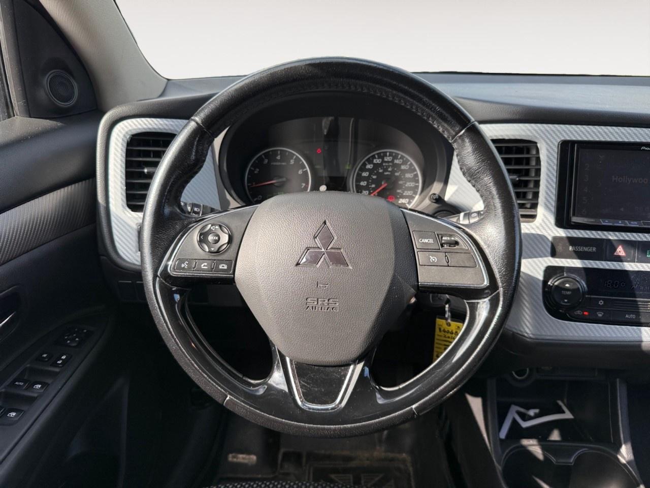 2016 Mitsubishi Outlander AWC 4dr ES Photo