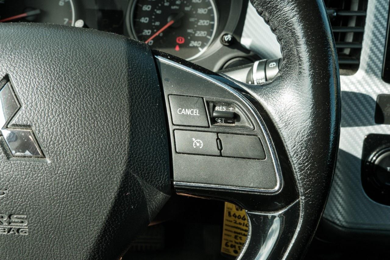 2016 Mitsubishi Outlander AWC 4dr ES Photo