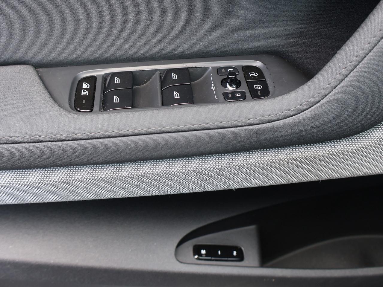 2022 Polestar 2 LONG RANGE DUAL MOTOR AWD *ACCIDENT FREE*2ND WINTER* CAMERA NAV BLUETOOTH HEATED SEATS CRUISE ALLOYS Photo