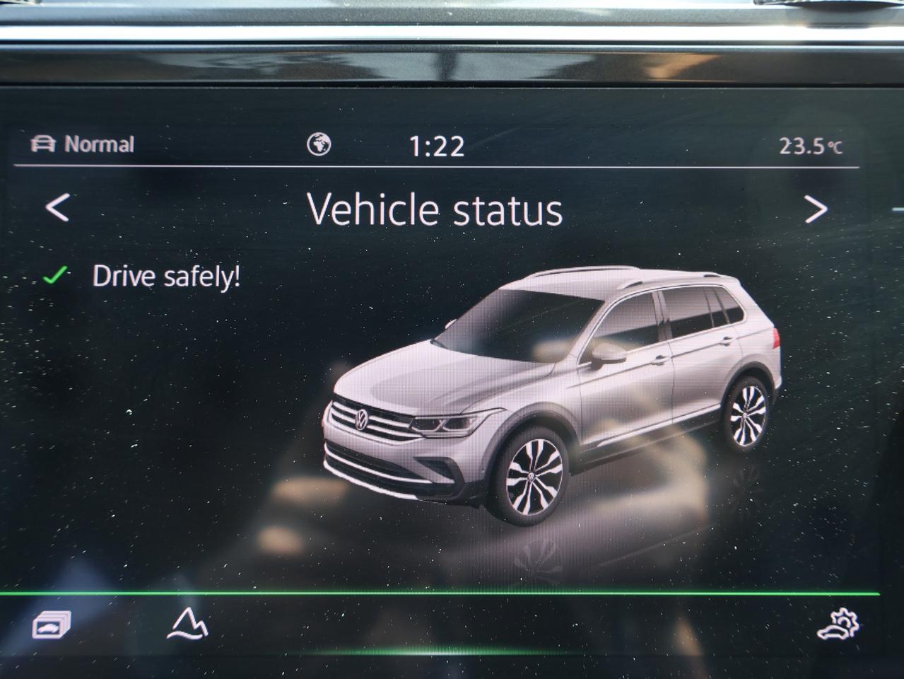 2022 Volkswagen Tiguan HIGHLINE R-LINE 4MOTION *ACCIDENT FREE*SERVICE RECORDS*7 SEATES* CAMERA NAV BLUETOOTH LEATHER HEATED SEATS PANO ROOF CRUISE ALLOYS Photo
