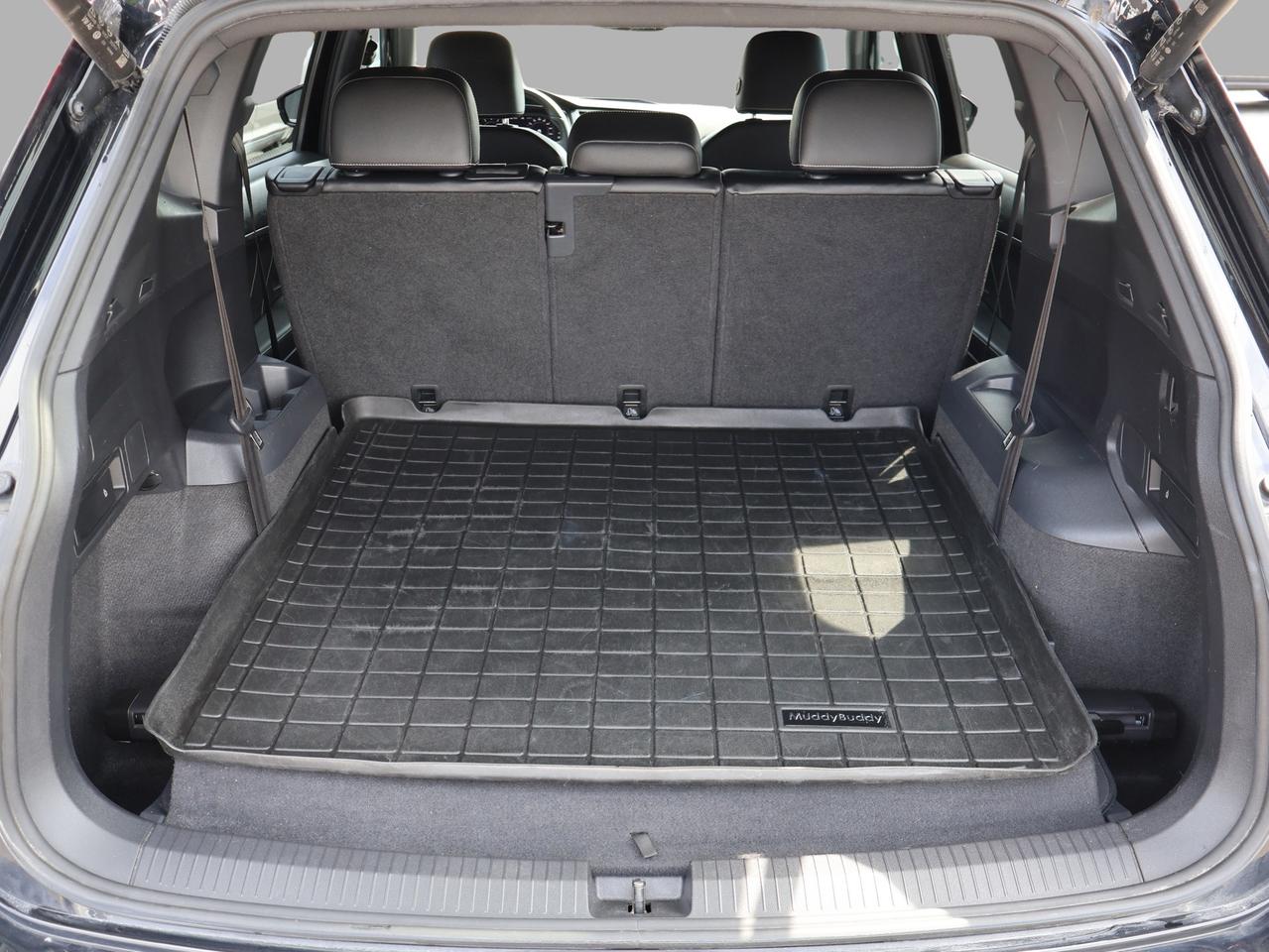 2022 Volkswagen Tiguan HIGHLINE R-LINE 4MOTION *ACCIDENT FREE*SERVICE RECORDS*7 SEATES* CAMERA NAV BLUETOOTH LEATHER HEATED SEATS PANO ROOF CRUISE ALLOYS Photo