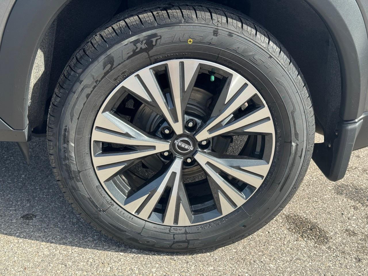 2023 Nissan Rogue AWD SV Photo