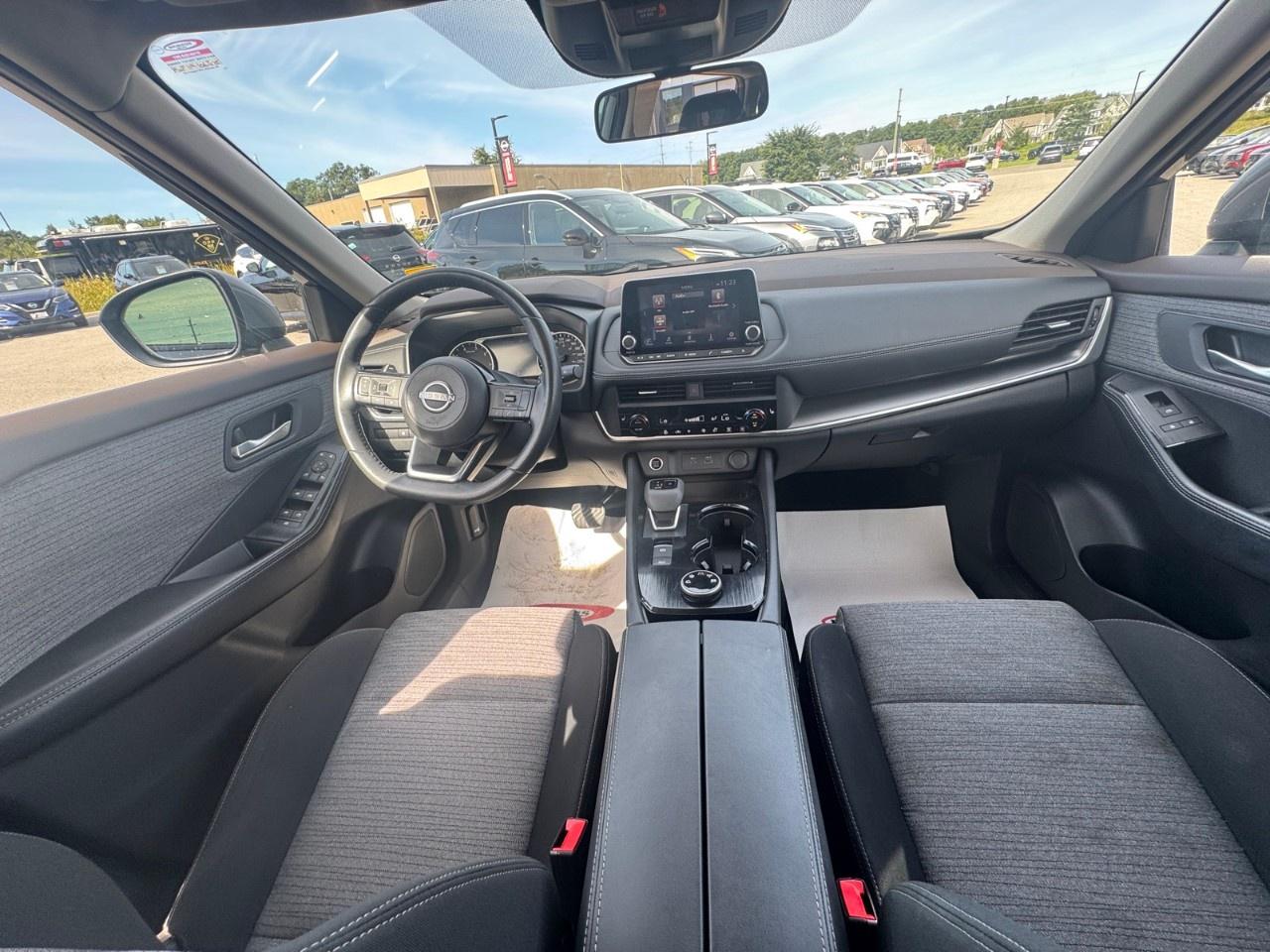 2023 Nissan Rogue AWD SV Photo
