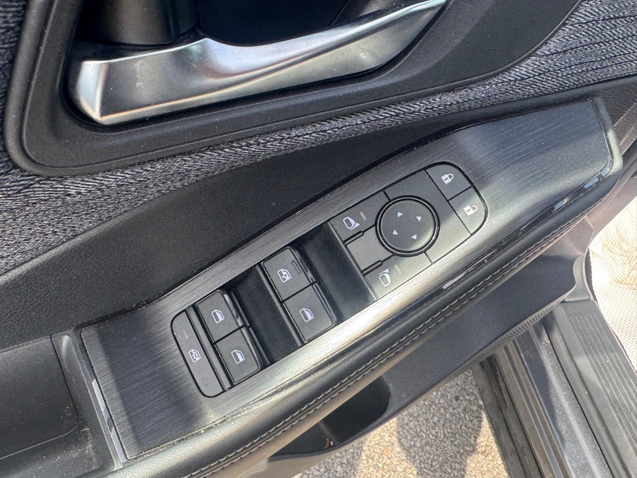 2023 Nissan Rogue AWD SV Photo