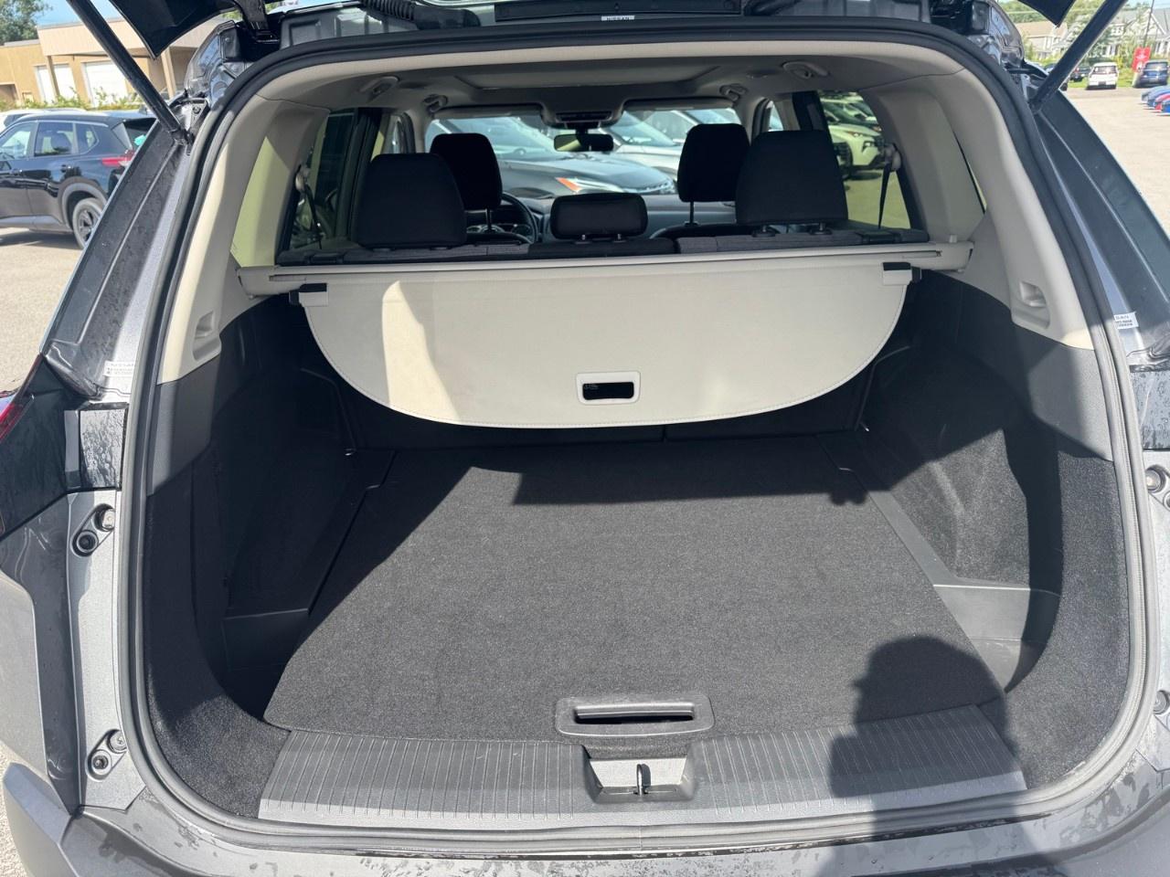 2023 Nissan Rogue AWD SV Photo