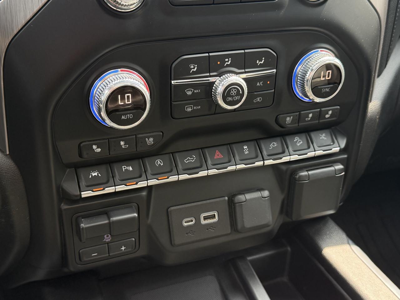 2019 GMC Sierra 1500 Denali Ultimate, 6.2L, 4x4, Sunroof Photo