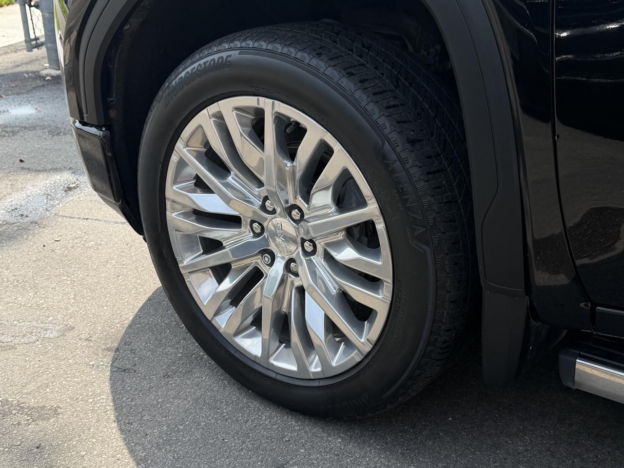 2019 GMC Sierra 1500 Denali Ultimate, 6.2L, 4x4, Sunroof Photo