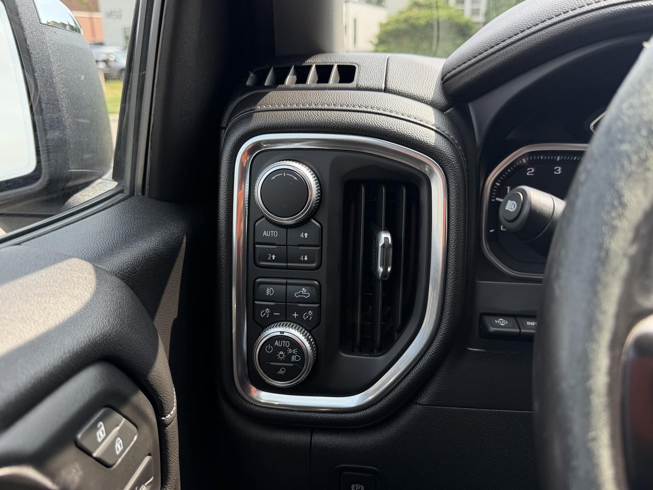2019 GMC Sierra 1500 Denali Ultimate, 6.2L, 4x4, Sunroof Photo