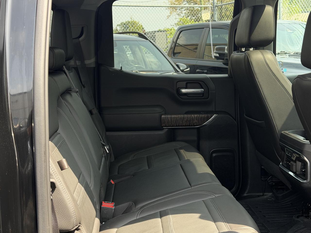 2019 GMC Sierra 1500 Denali Ultimate, 6.2L, 4x4, Sunroof Photo