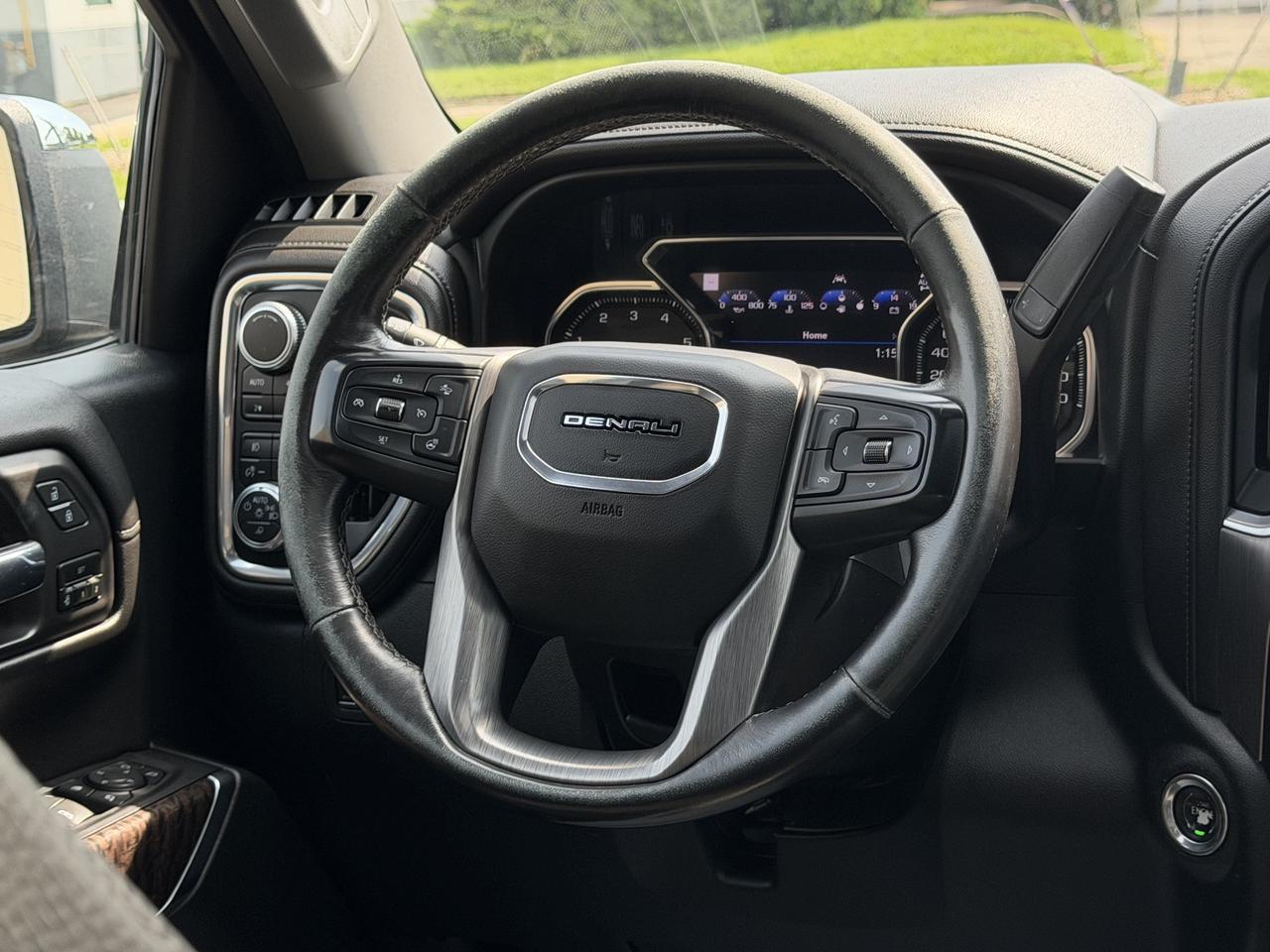 2019 GMC Sierra 1500 Denali Ultimate, 6.2L, 4x4, Sunroof Photo