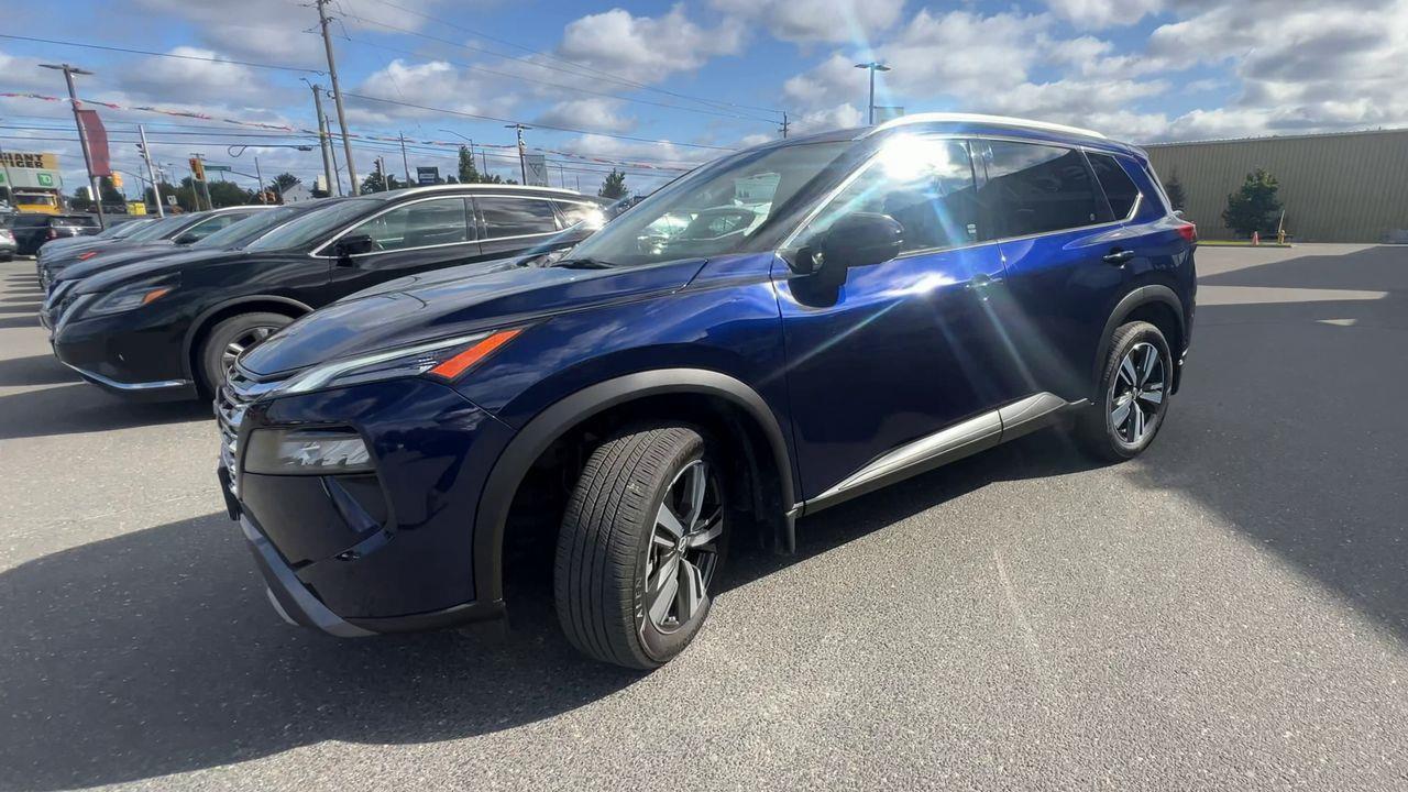 2024 Nissan Rogue SL AWD, MOONROOF, HEATED LEATHER SEATS, REMOTE START, NAV, POWER LIFTGATE, BLIND SPOT SENSOR!! Photo