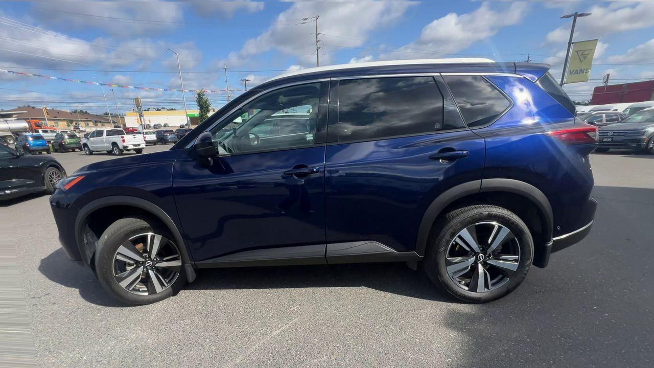 2024 Nissan Rogue SL AWD, MOONROOF, HEATED LEATHER SEATS, REMOTE START, NAV, POWER LIFTGATE, BLIND SPOT SENSOR!! Photo