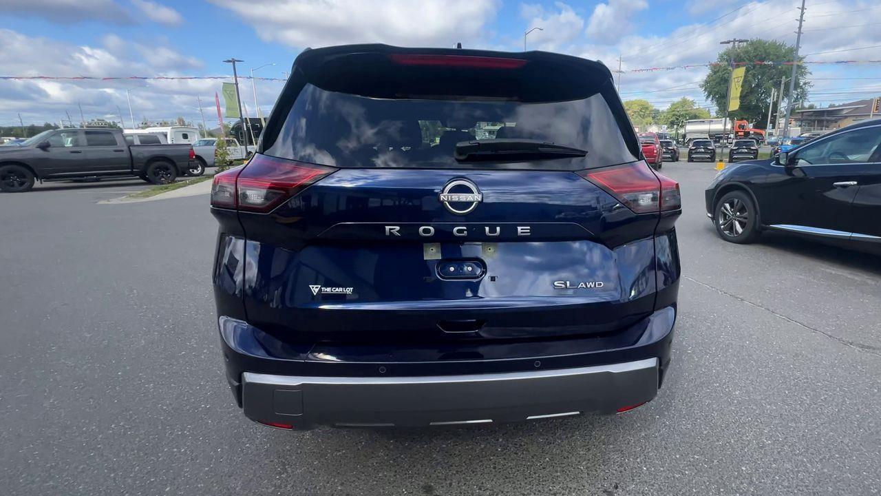 2024 Nissan Rogue SL AWD, MOONROOF, HEATED LEATHER SEATS, REMOTE START, NAV, POWER LIFTGATE, BLIND SPOT SENSOR!! Photo