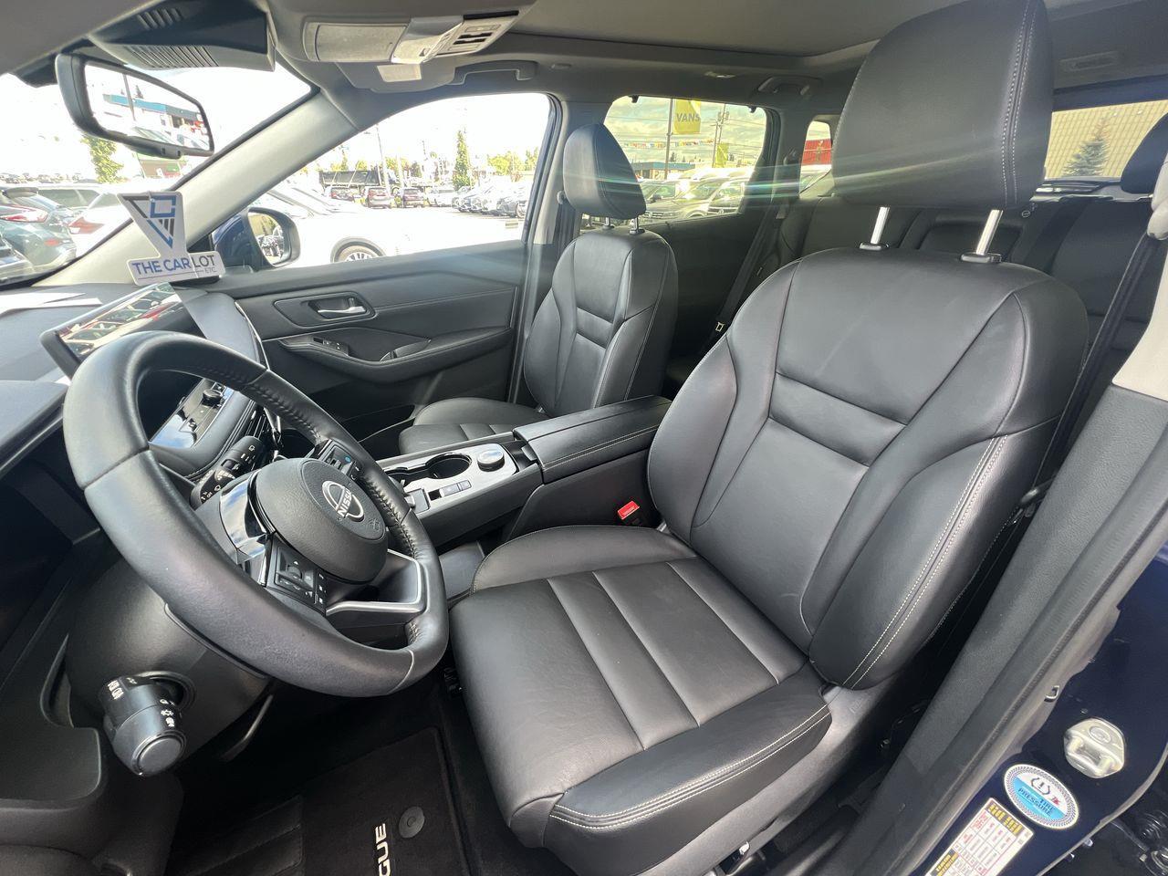 2024 Nissan Rogue SL AWD, MOONROOF, HEATED LEATHER SEATS, REMOTE START, NAV, POWER LIFTGATE, BLIND SPOT SENSOR!! Photo