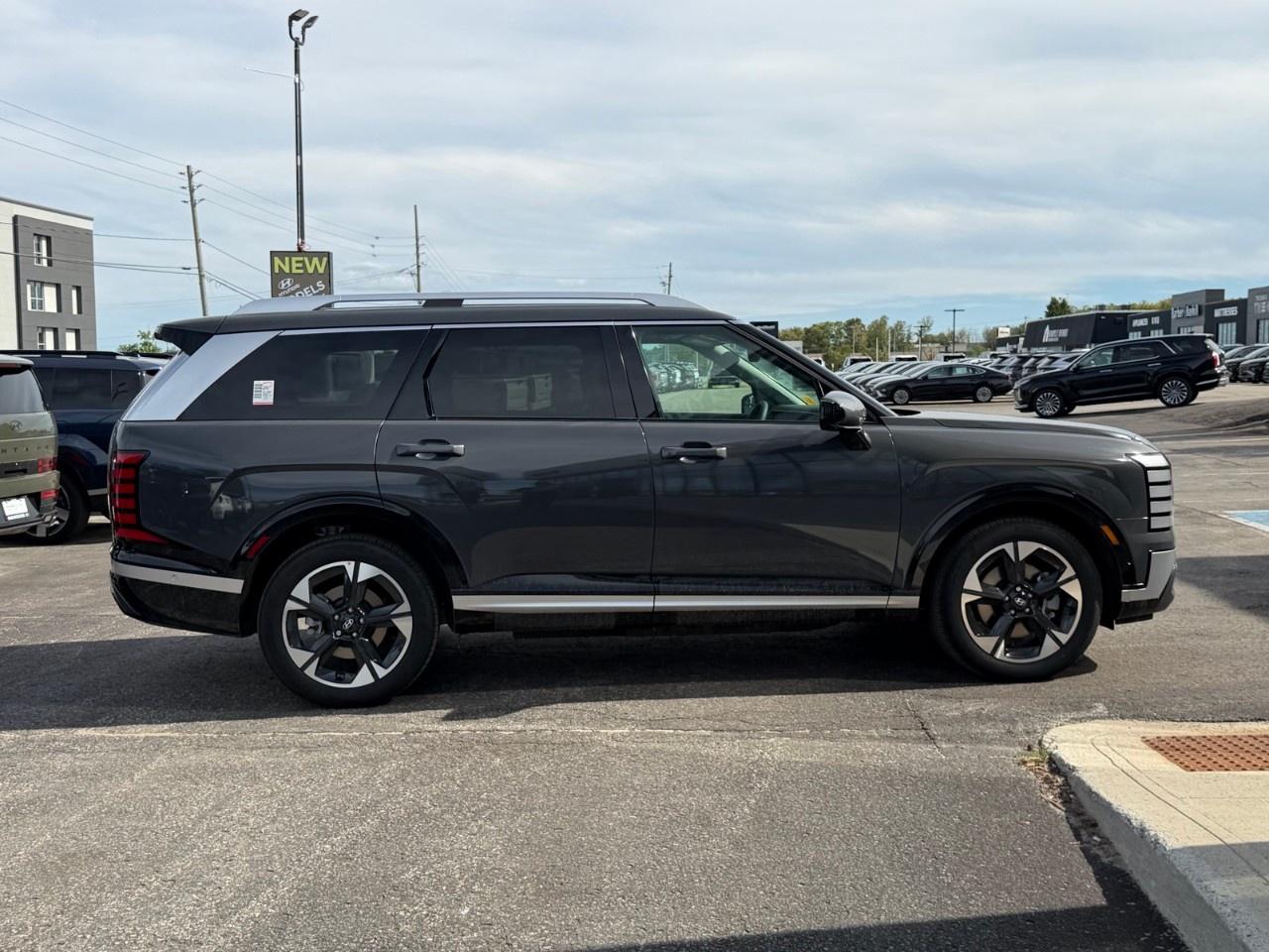 2027 Hyundai Palisade Hybrid Luxury 7-Passenger AWD Photo