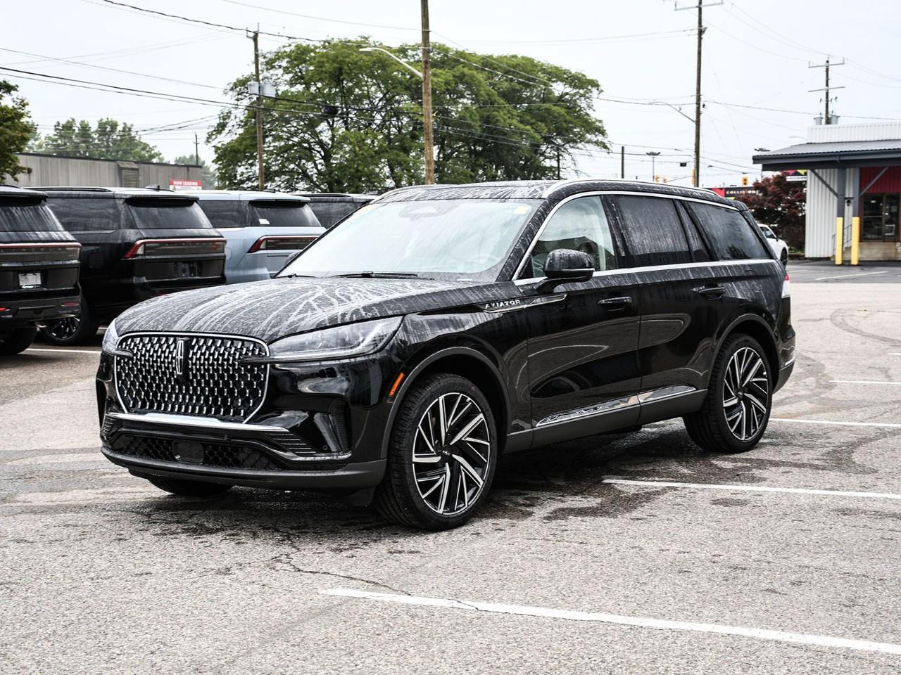 2026 Lincoln Aviator Reserve AWD Photo2