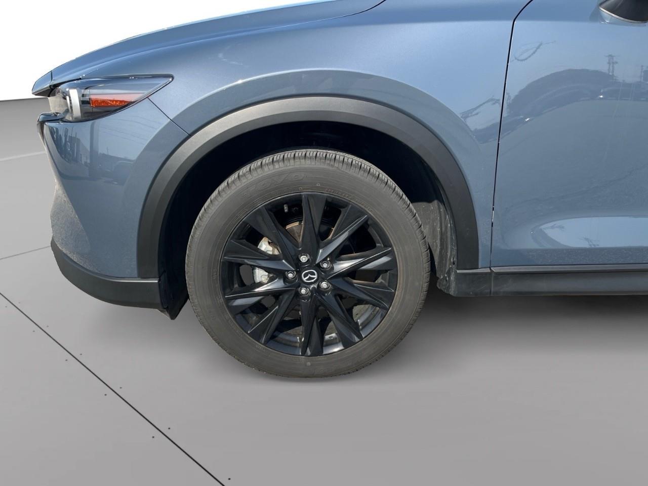 2025 Mazda CX-5 Kuro Rear Cross Traffic Alert | Bold Red Leatherette Interior | One Owner Photo