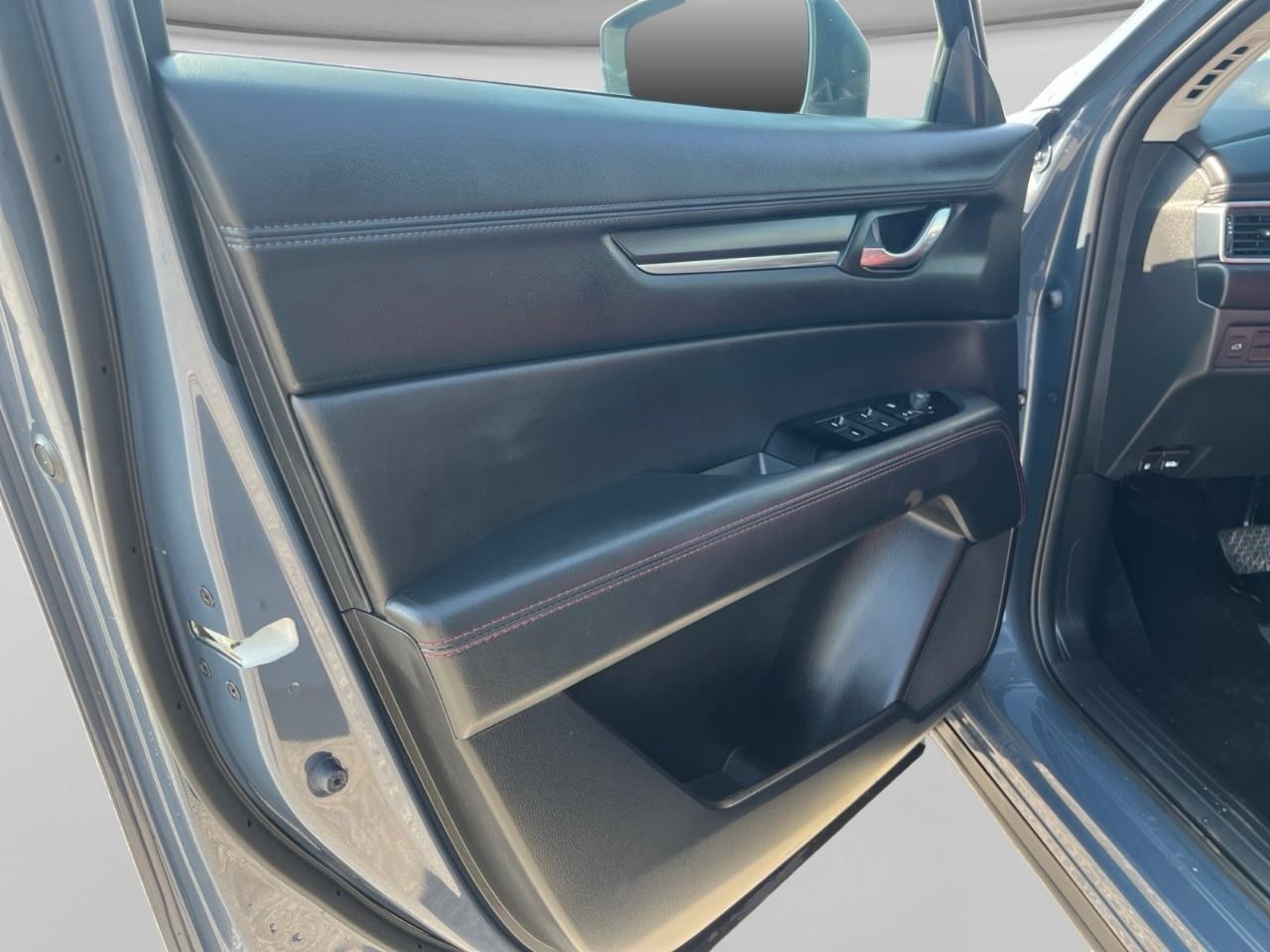 2025 Mazda CX-5 Kuro Rear Cross Traffic Alert | Bold Red Leatherette Interior | One Owner Photo