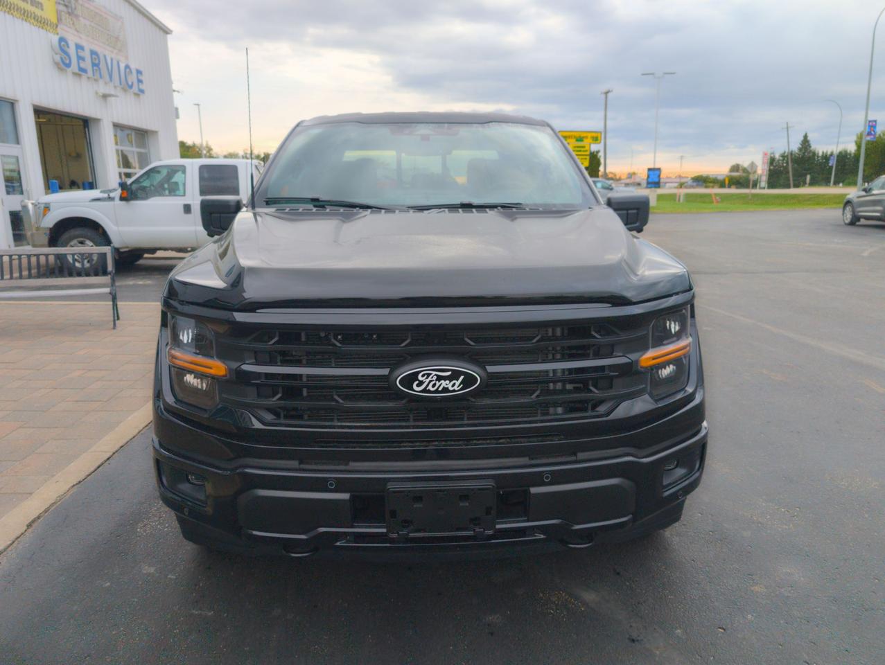 2026 Ford F-150 XLT Photo2