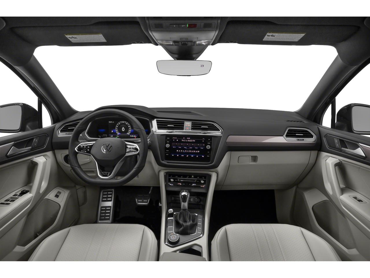 2022 Volkswagen Tiguan Comfortline R-Line Black Edition Photo5