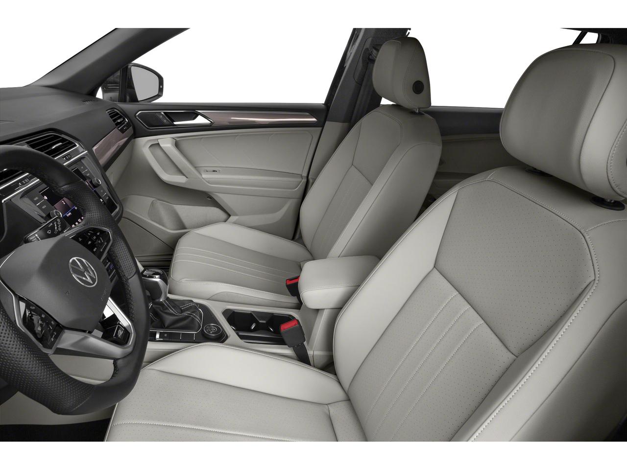 2022 Volkswagen Tiguan Comfortline R-Line Black Edition Photo5